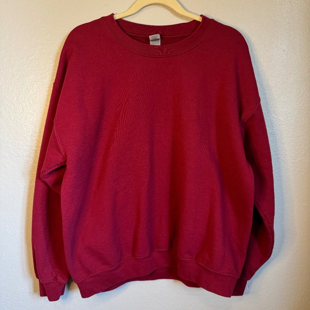 Gildan Heavy Blend Red Crewneck Sweater Mens Large